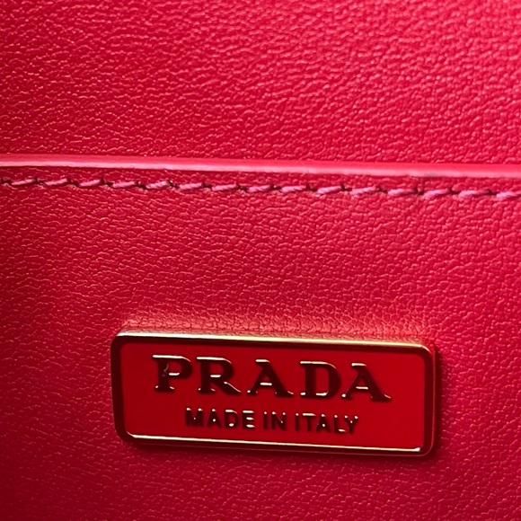 Prada Glossy Red Shoulder Bag - Picture 4 of 9